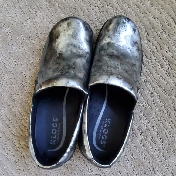 Super cute metallic silver Klogs - Picture 2 of 4